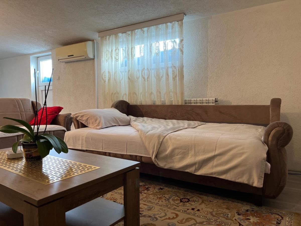 ノヴィ・パザルApartman Centarアパートメント エクステリア 写真